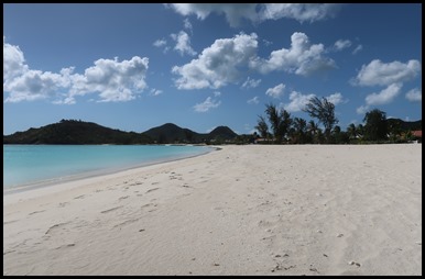 17 Beach five minute walk
