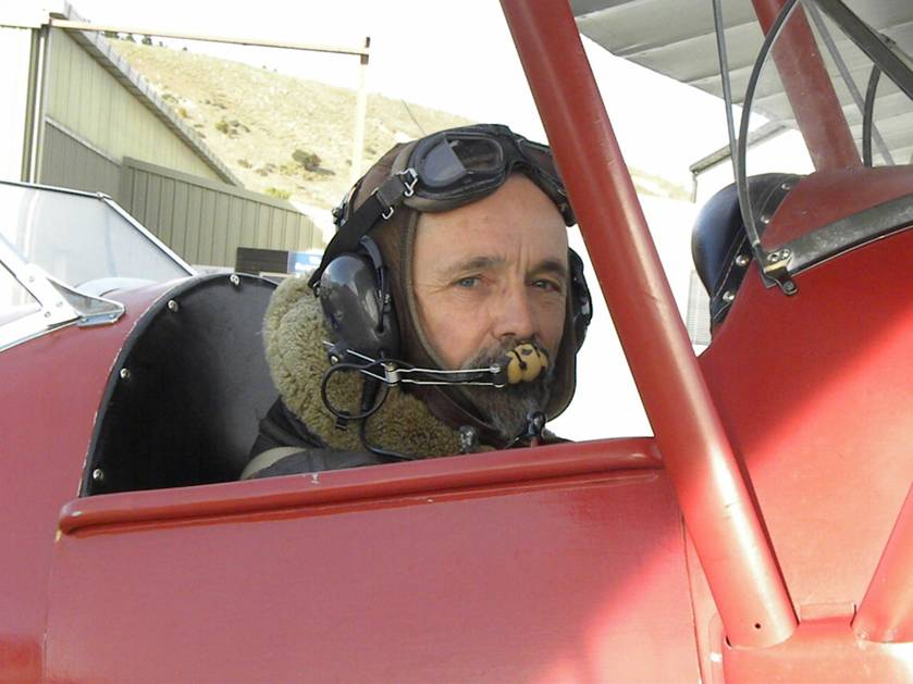 2009_0101TigerMoth0137.JPG