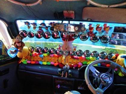 DSC02390 Mini bus front window.jpg