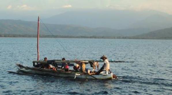 DSC03258 Linghe trimaran.jpg