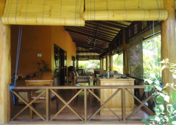 DSC03177 resident's verandah.jpg