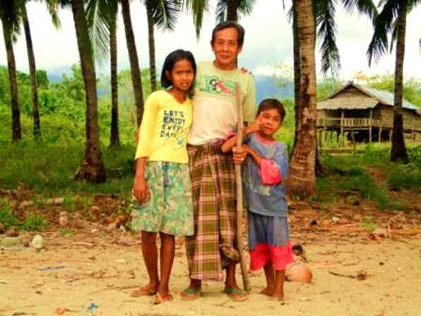 DSC02883 Village family.jpg