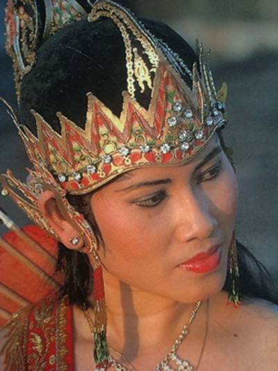 DSC07269 Indonesian costume.JPG