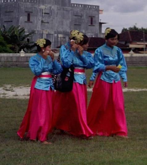 Dancing girls.jpg
