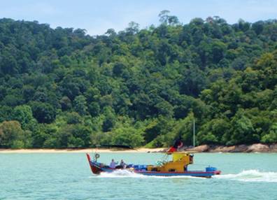 PA260148 fishing boat.JPG