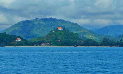 PB220748 Wat on Ko Sireh.JPG