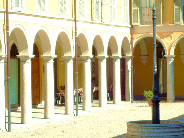 DSC04275 Town Square R.jpg
