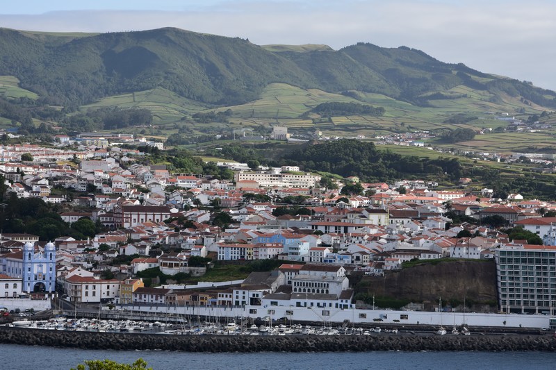 angra
        marina