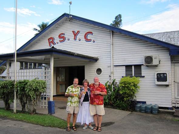 m_3_Musketeers_Outside_Royal_Suva_Yacht_Club.jpg m_3_Musketeers_Outside_Royal_Suva_Yacht_Club.jpg