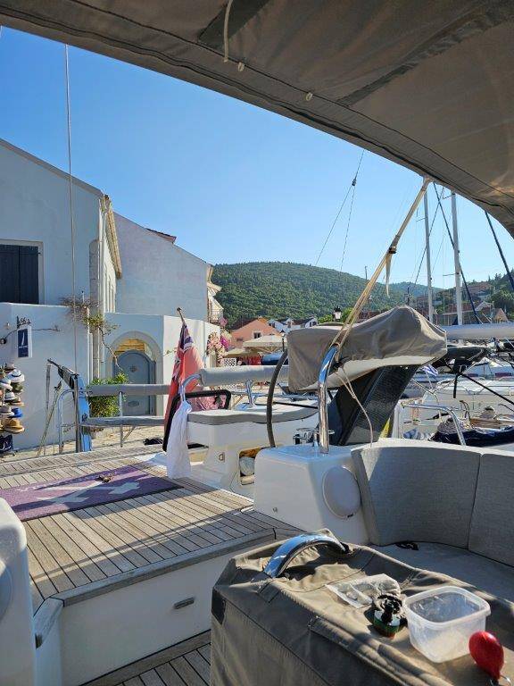 A picture containing outdoor, boat, sky, ship

Description automatically generated
