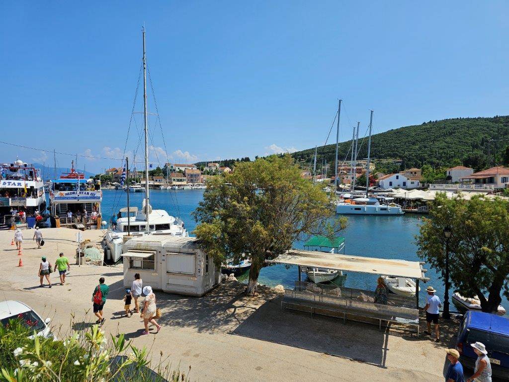 A picture containing outdoor, sky, boat, tree

Description automatically generated