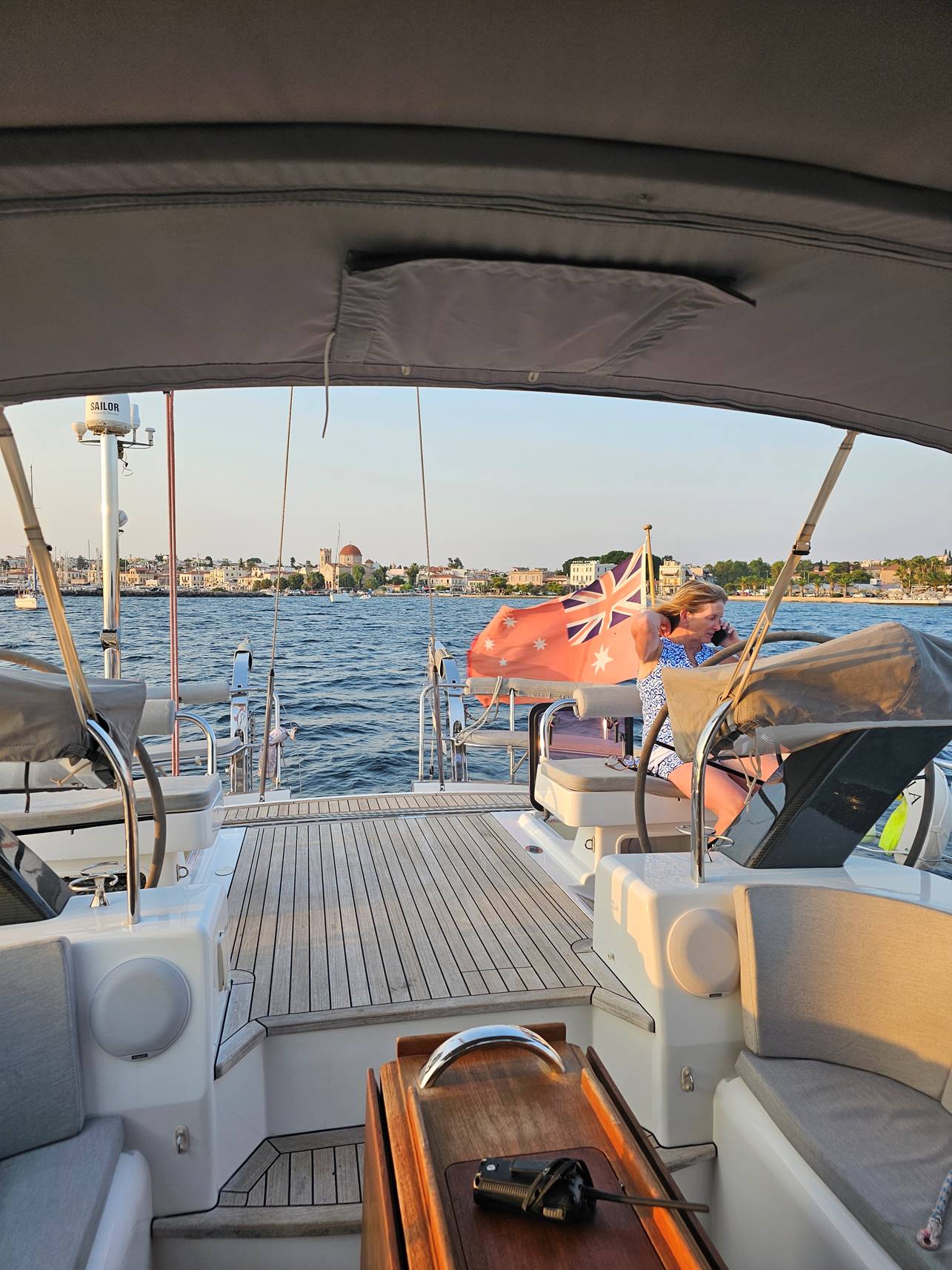 A view from the back of a boat

Description automatically generated